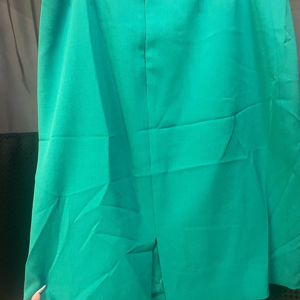 Tahari Emerald Green Skirt Suit with Gold Accents - Picture 7 of 8